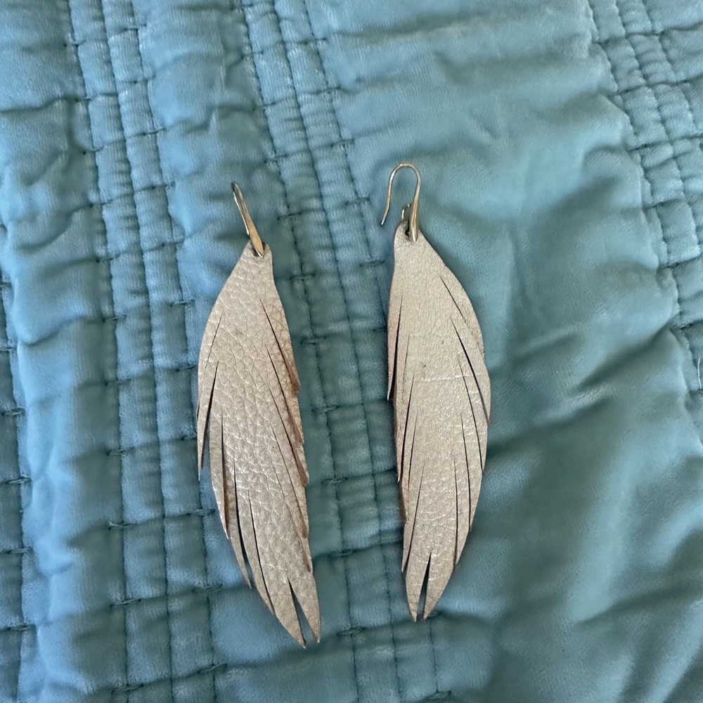 Elegant Gold Feather Earrings